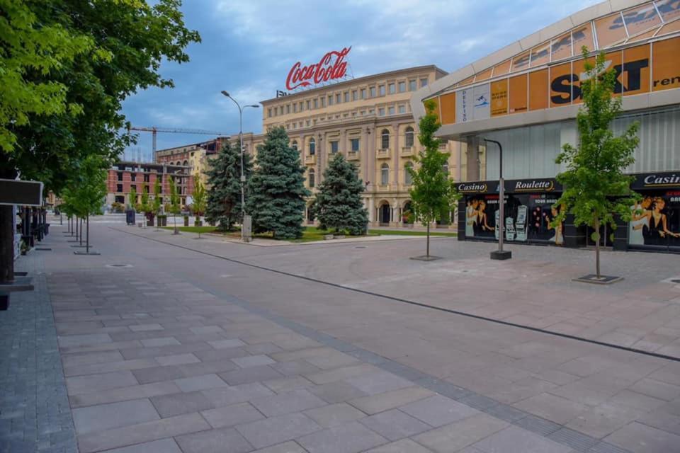 Appartamento Skopje City Square View Esterno foto